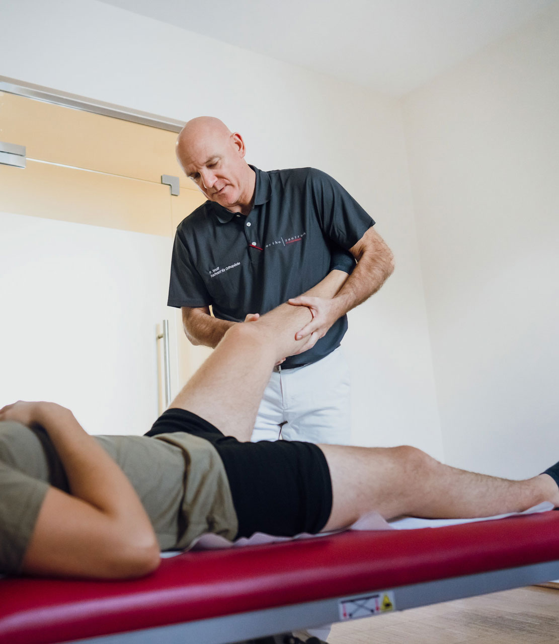 Philipp Wolf bei Behandlung im Orthozentrum Bergstraße